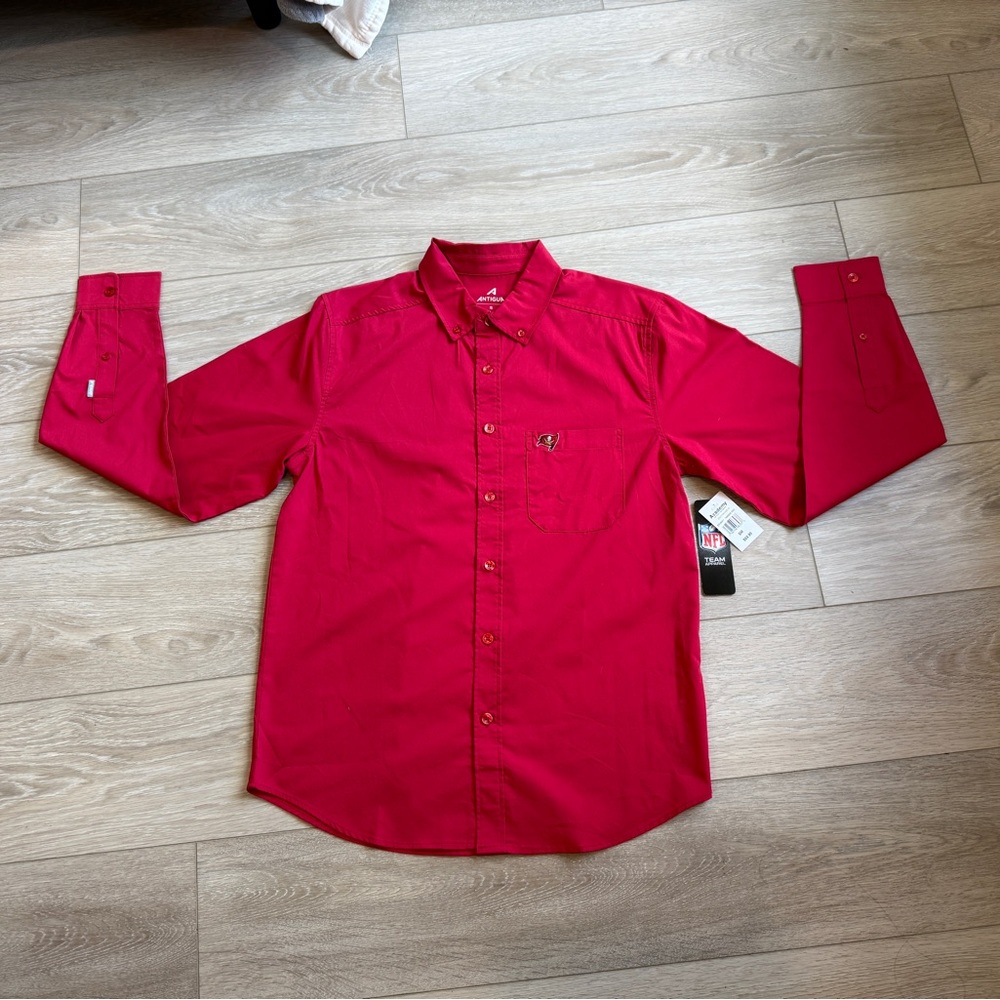 Antigua Men’s S Tampa Bay Buccaneers NFL Red Button Up Long Sleeve Shirt NWT